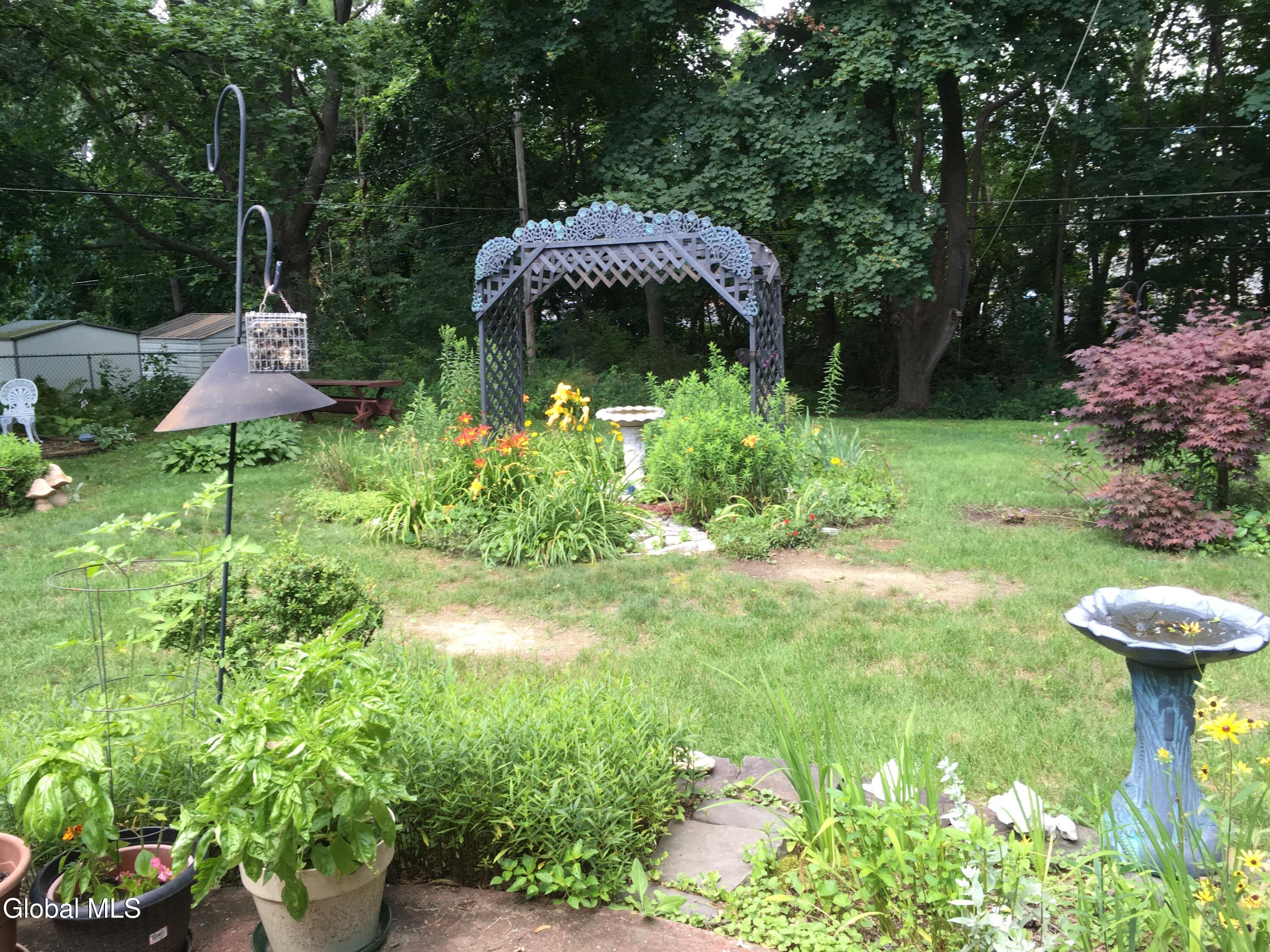 18 Friar Tuck Road Guilderland, NY 12203 - Photo 17 of 66 20210802_175650239_iOS