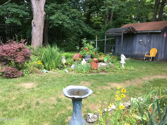 $379,900 | 18 Friar Tuck Road, Guilderland, NY 12203