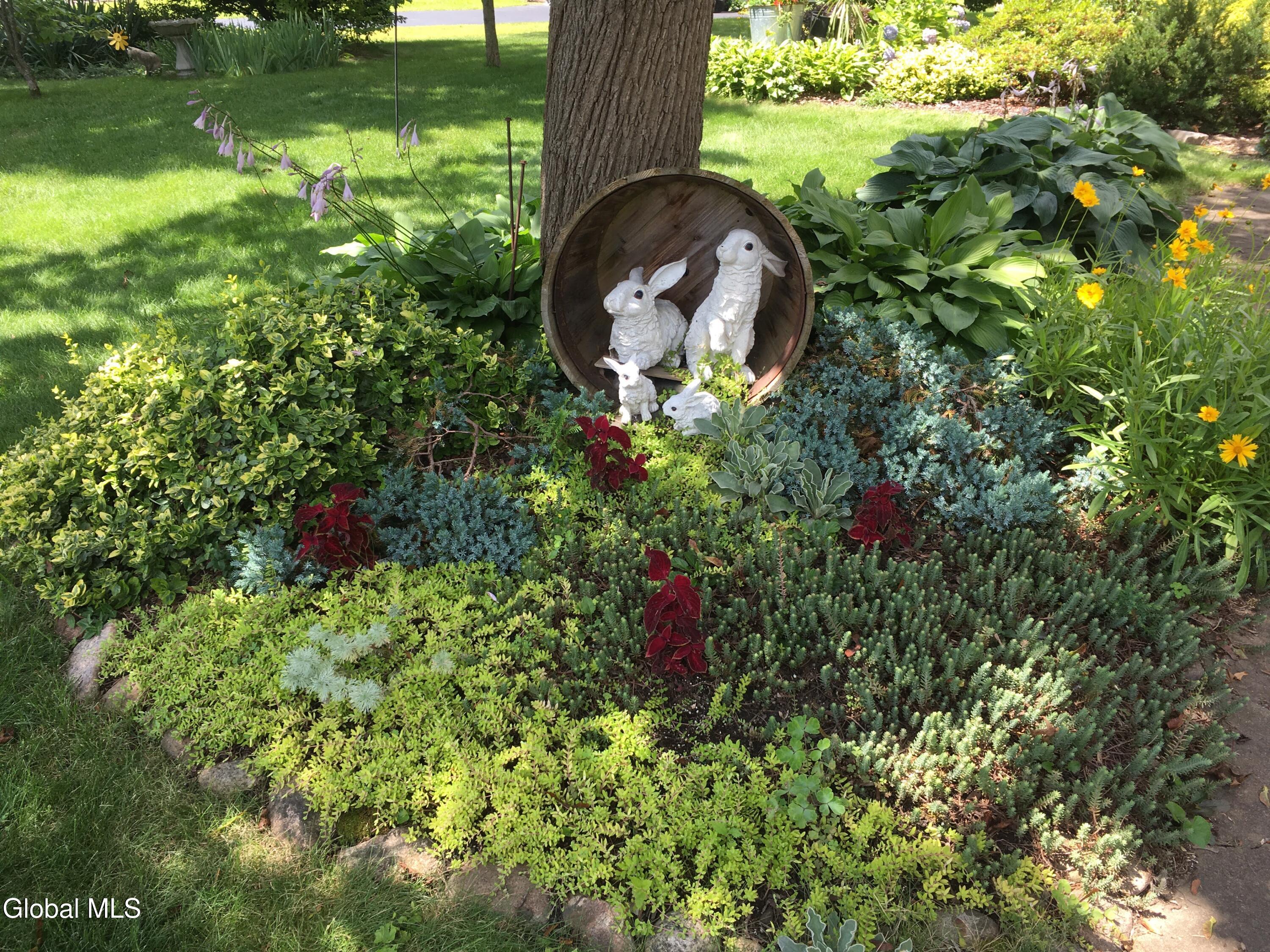 18 Friar Tuck Road Guilderland, NY 12203 - Photo 23 of 66 20210802_180216578_iOS