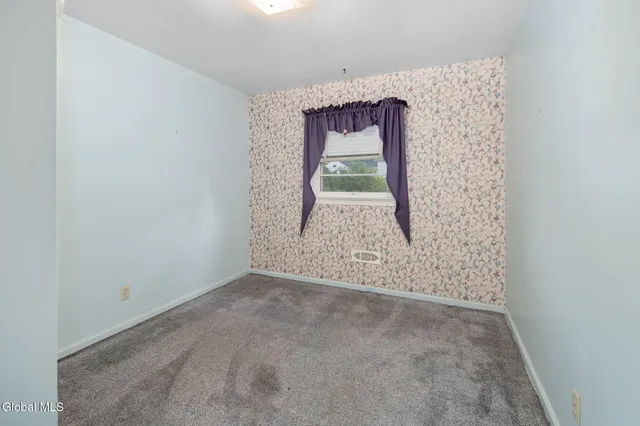 $379,900 | 18 Friar Tuck Road, Guilderland, NY 12203