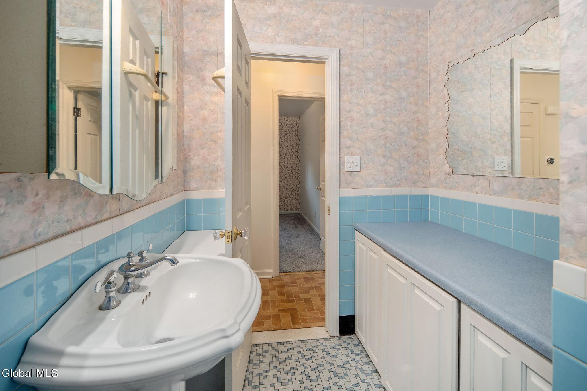 18 Friar Tuck Road Guilderland, NY 12203 - Photo 47 of 66 25-18FriarTuckRd_25