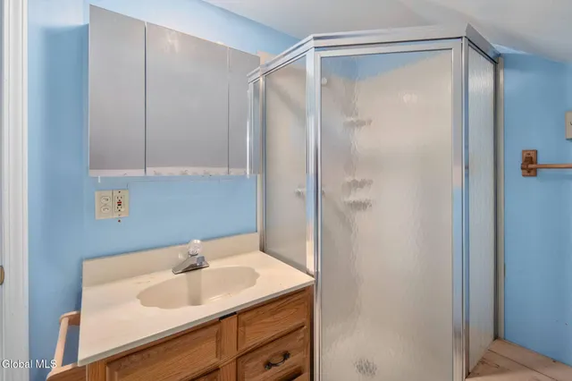 $379,900 | 18 Friar Tuck Road, Guilderland, NY 12203