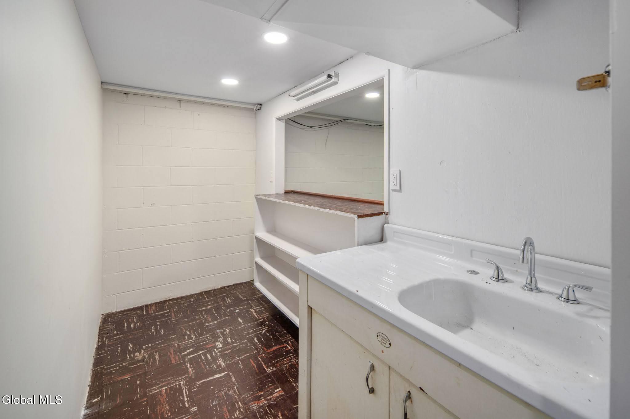 18 Friar Tuck Road Guilderland, NY 12203 - Photo 61 of 66 39-18FriarTuckRd_39