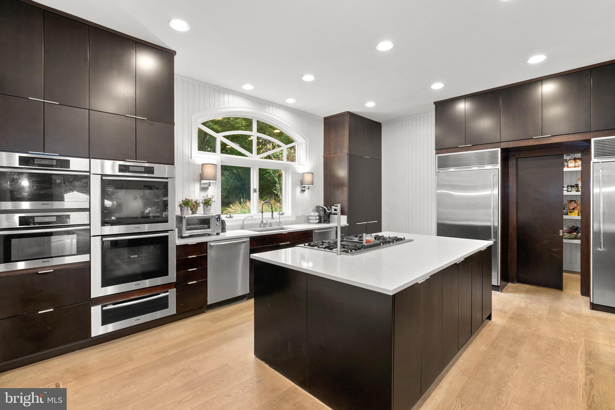 10823 Lockland Road Potomac, MD 20854 - Photo 12 of 92 State-of-the-art Kitchen