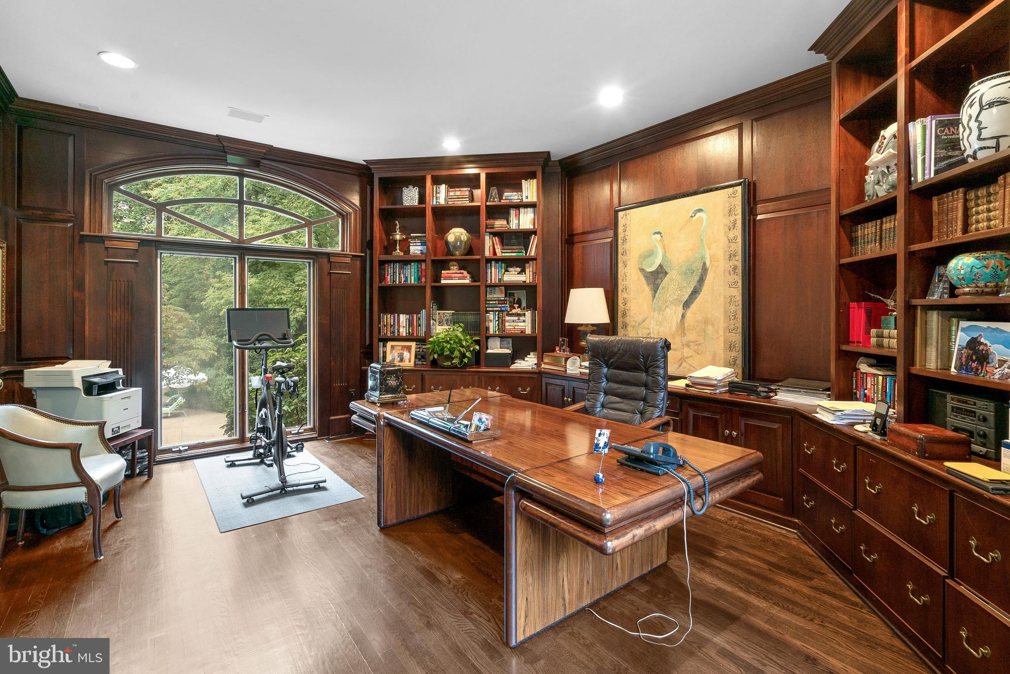 10823 Lockland Road Potomac, MD 20854 - Photo 33 of 92 Private Library