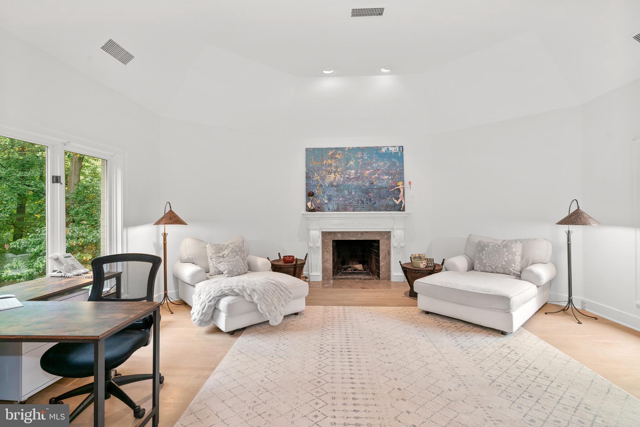 10823 Lockland Road Potomac, MD 20854 - Photo 39 of 92 Primary Sitting Room