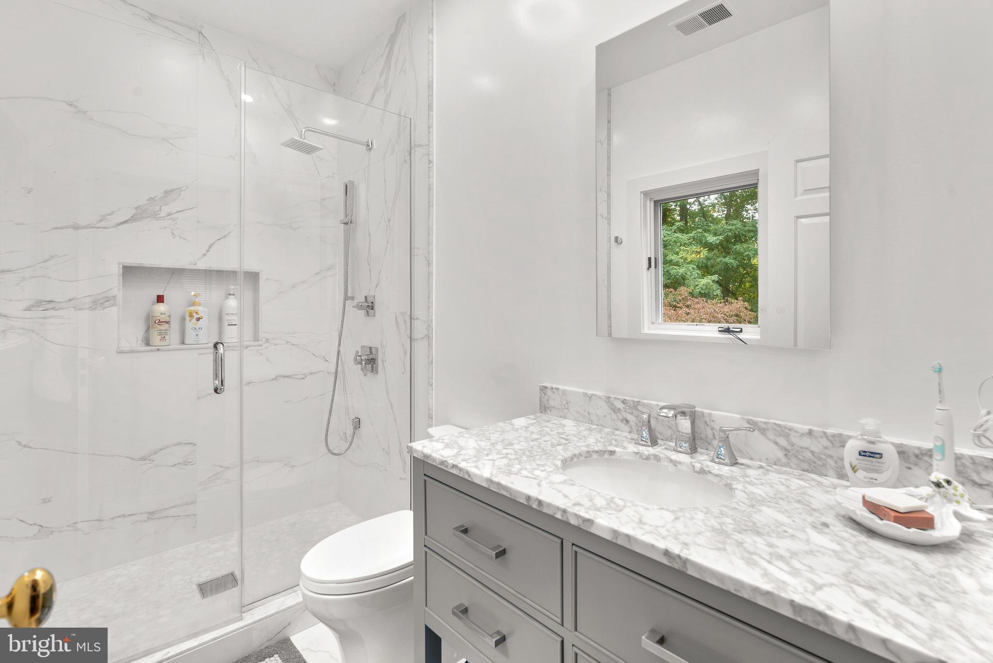 10823 Lockland Road Potomac, MD 20854 - Photo 63 of 92 En Suite Bathroom