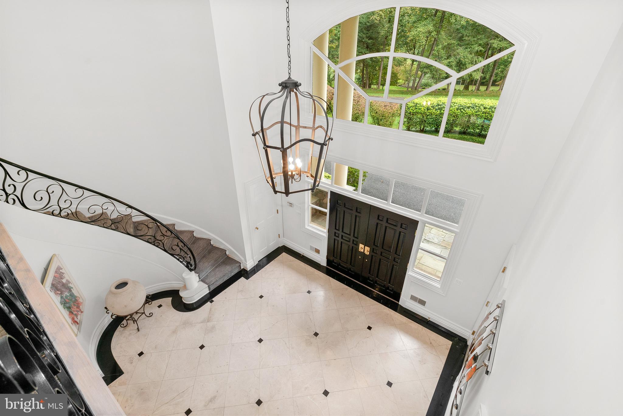 10823 Lockland Road Potomac, MD 20854 - Photo 8 of 92 Two Story Foyer