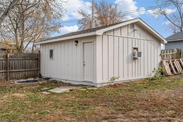 $224,000 | 206 Cedarlane Drive, Wellsville, KS 66092