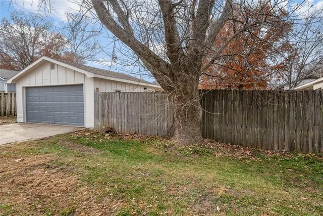 $224,000 | 206 Cedarlane Drive, Wellsville, KS 66092