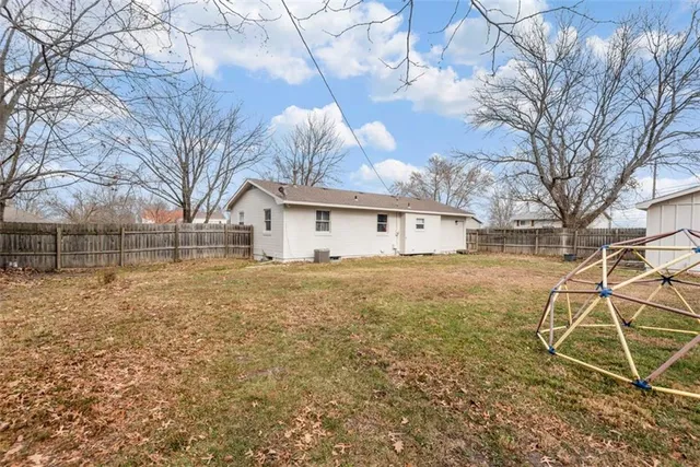 $224,000 | 206 Cedarlane Drive, Wellsville, KS 66092