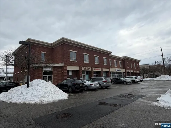 $2,475 | 100 Park Avenue, Unit 202, Hillsdale, NJ 07642
