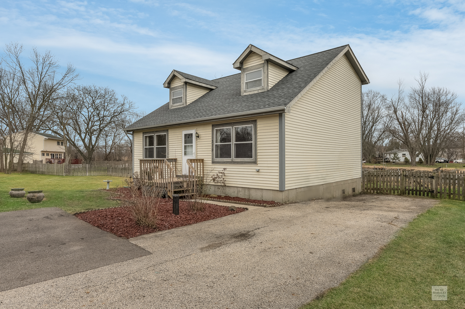 319 Spring Road Ingleside, IL 60041 - Photo 22 of 41