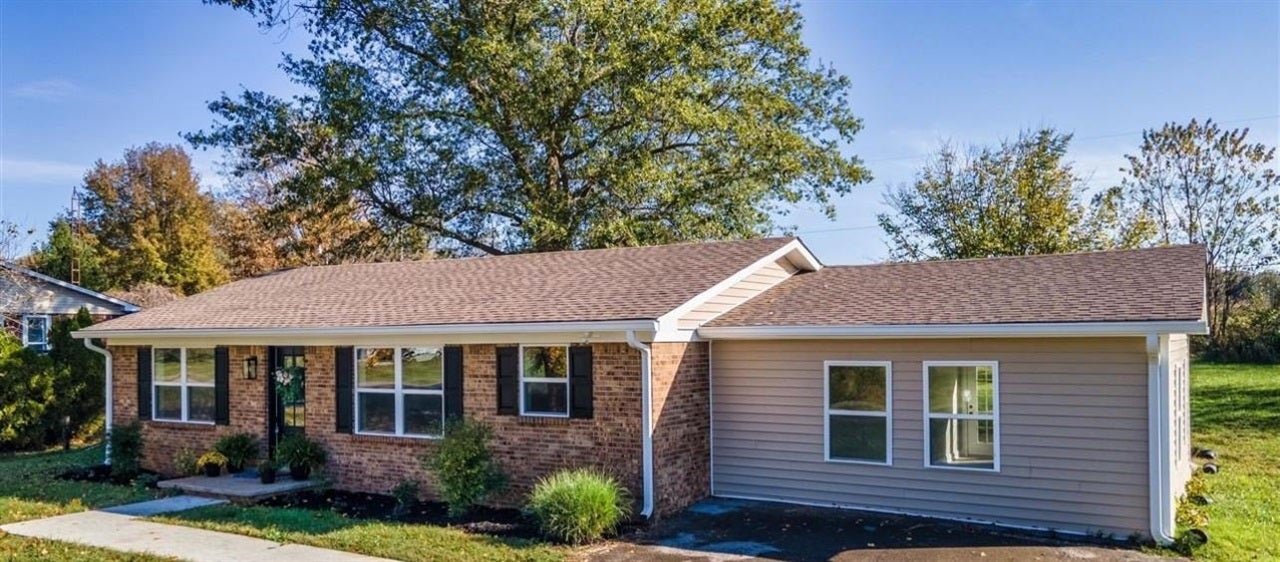 1040 Witt Road Bowling Green, KY 42101 - Photo 1 of 37 Gallery Image 1
