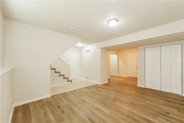 $2,320 | 11015 North Lewis Avenue, Kansas City, MO 64157