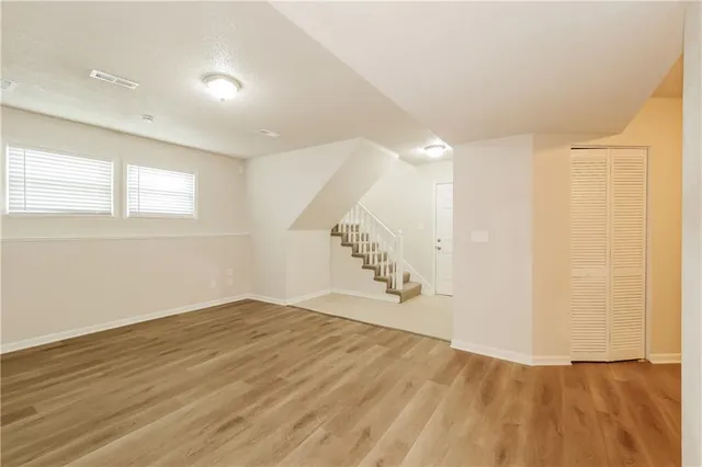 $2,320 | 11015 North Lewis Avenue, Kansas City, MO 64157