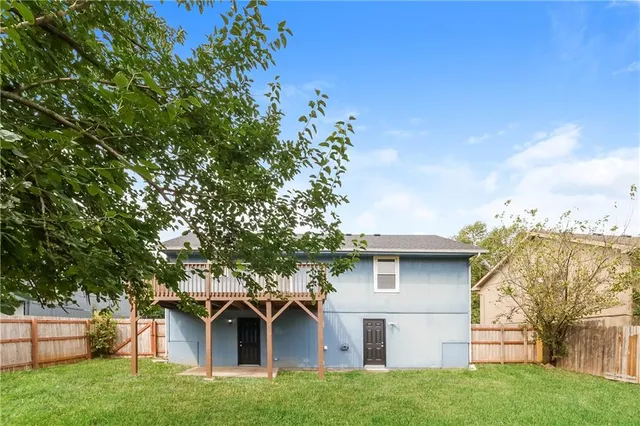 $2,320 | 11015 North Lewis Avenue, Kansas City, MO 64157