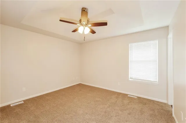 $2,320 | 11015 North Lewis Avenue, Kansas City, MO 64157