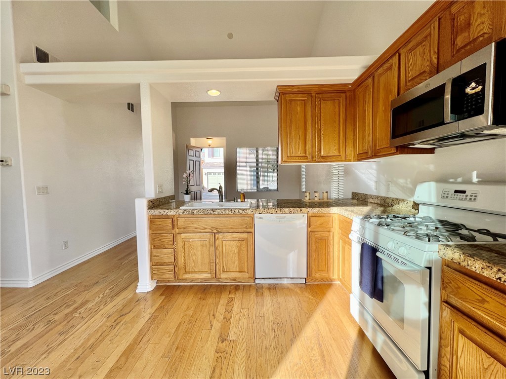 7651 Rising Port Avenue Las Vegas, NV 89113 - Photo 10 of 36 Gallery Image 10