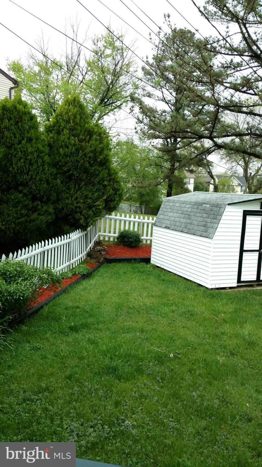 7136 Bexhill Road Baltimore, MD 21244 - Photo 27 of 27 a garden view
