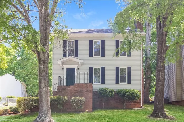 $1,705 | 529 Regal Drive, Winston-Salem, NC 27127