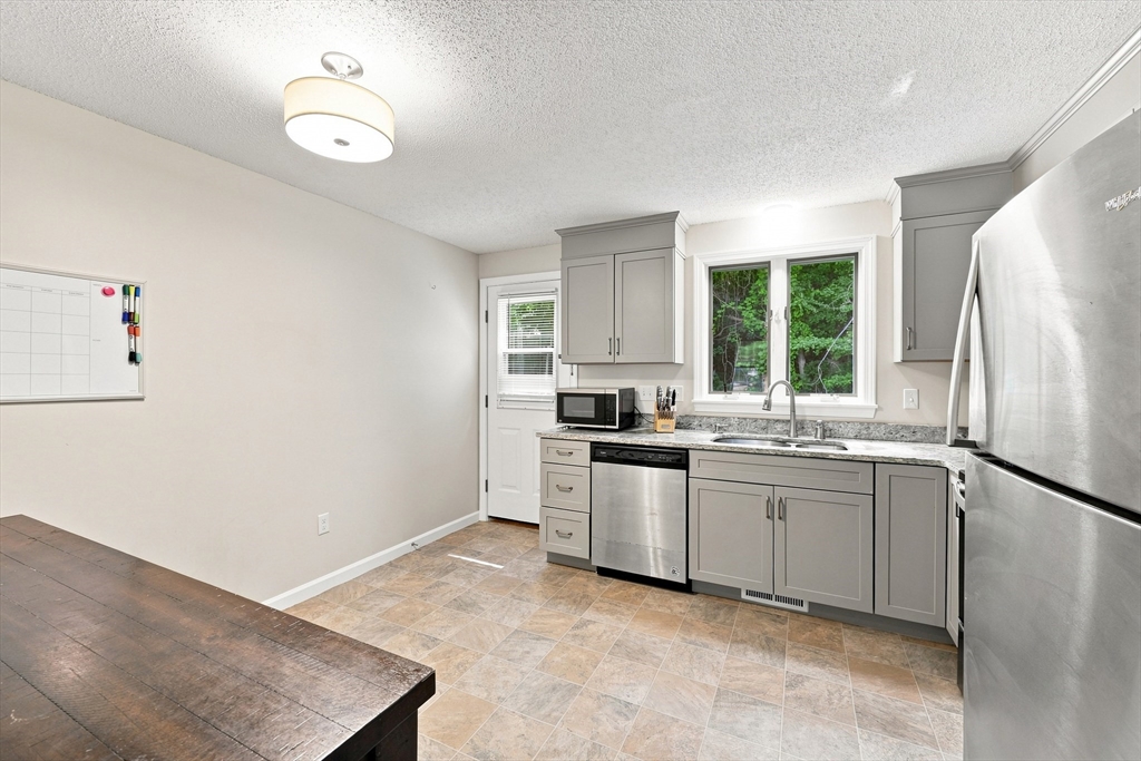 720 Russell Road, Unit C Westfield, MA 01085 - Photo 9 of 27 Gallery Image 9