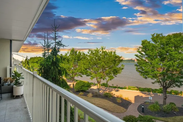 $1,525,000 | 1225 River Road, Unit 10C, Edgewater, NJ 07020