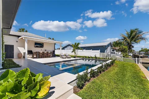$1,399,000 | 4091 13th Way Northeast, St. Petersburg, FL 33703