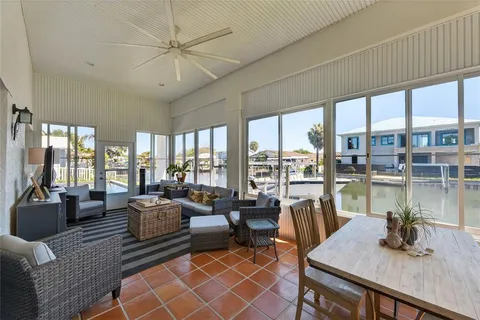 $1,399,000 | 4091 13th Way Northeast, St. Petersburg, FL 33703