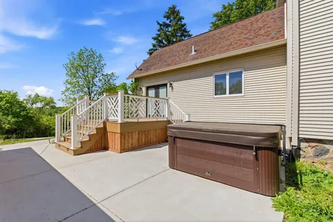 $499,000 | N48-w28676 Lisbon Avenue, Merton, WI 53029