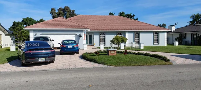 $1,250,000 | 18921 West Oakmont Drive, Hialeah, FL 33015