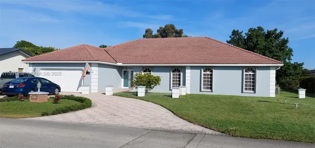 $1,250,000 | 18921 West Oakmont Drive, Hialeah, FL 33015