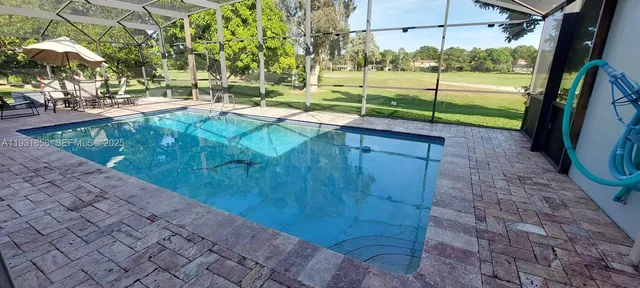 $1,250,000 | 18921 West Oakmont Drive, Hialeah, FL 33015