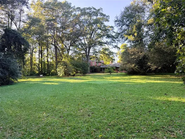 a view of a car porch