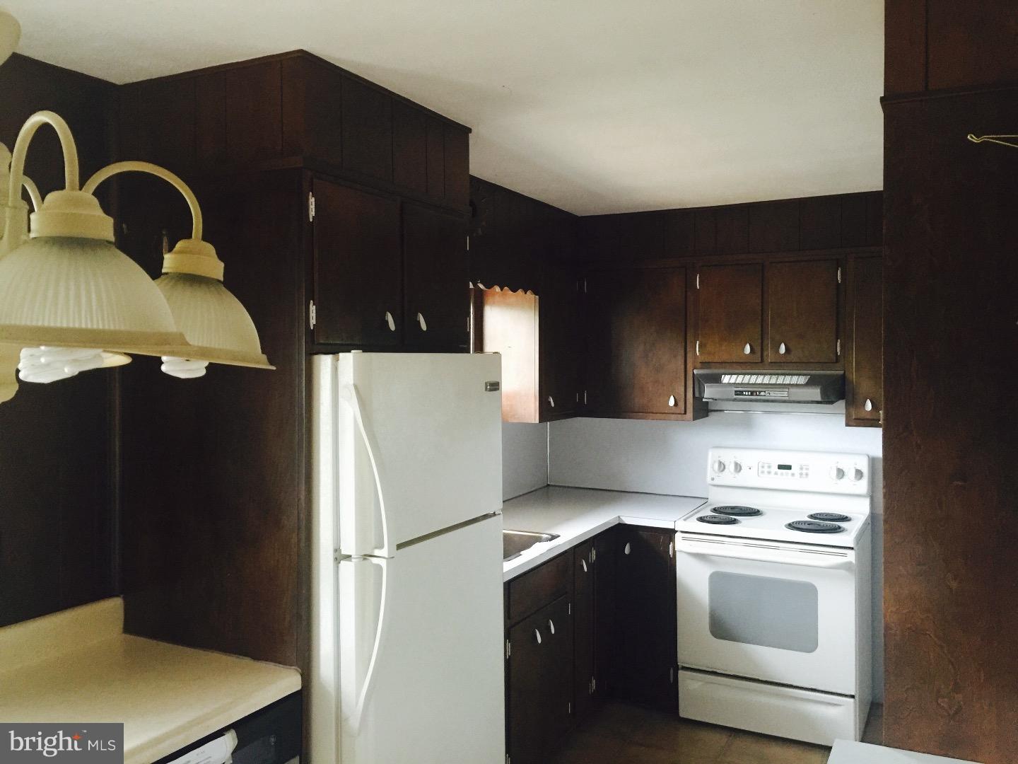 127 Gouglersville Road Reading, PA 19608 - Photo 4 of 24 Kitchen