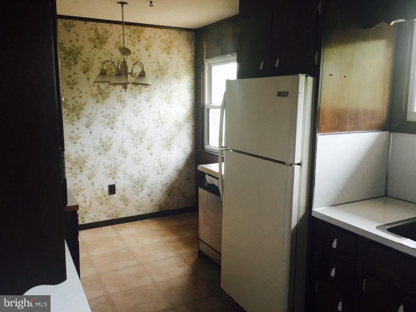 127 Gouglersville Road Reading, PA 19608 - Photo 5 of 24 Kitchen