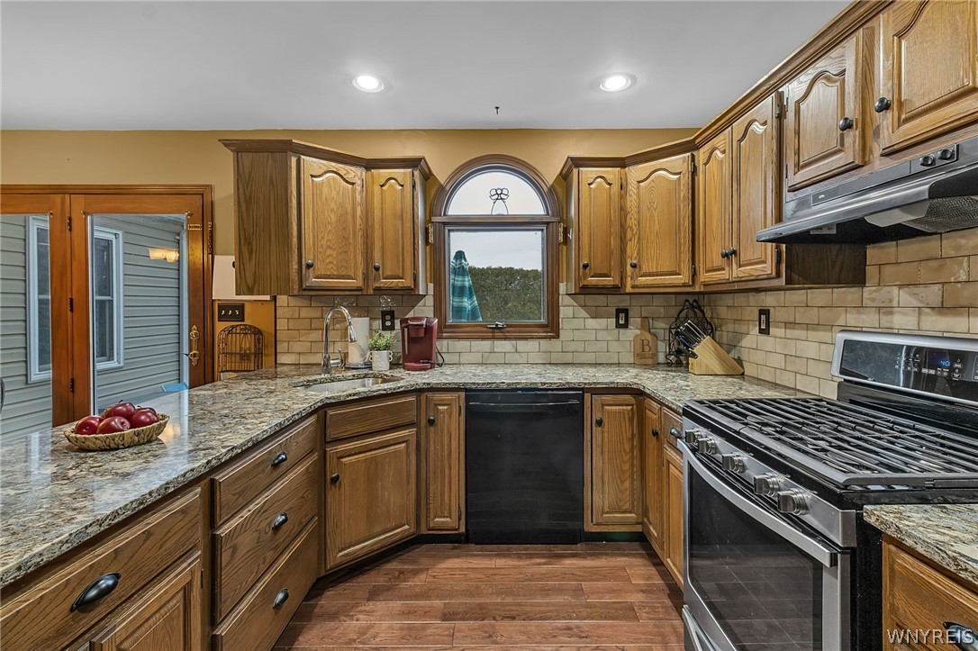 143 Rovner Place Hamburg, NY 14075 - Photo 11 of 39