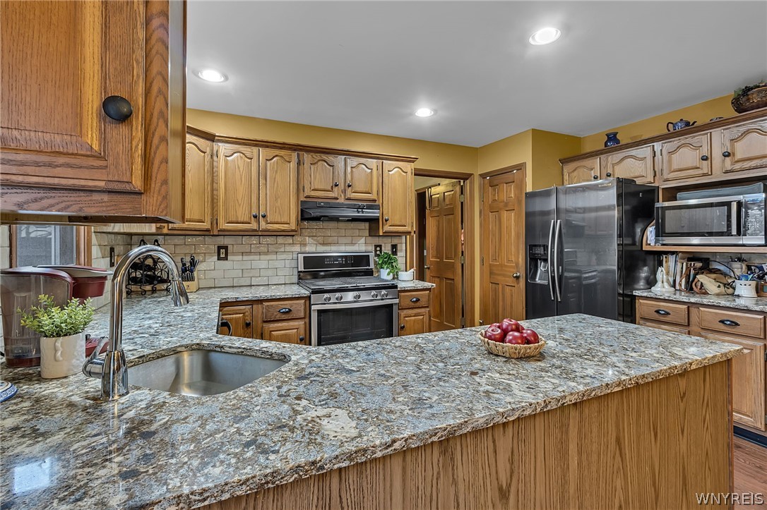 143 Rovner Place Hamburg, NY 14075 - Photo 9 of 39