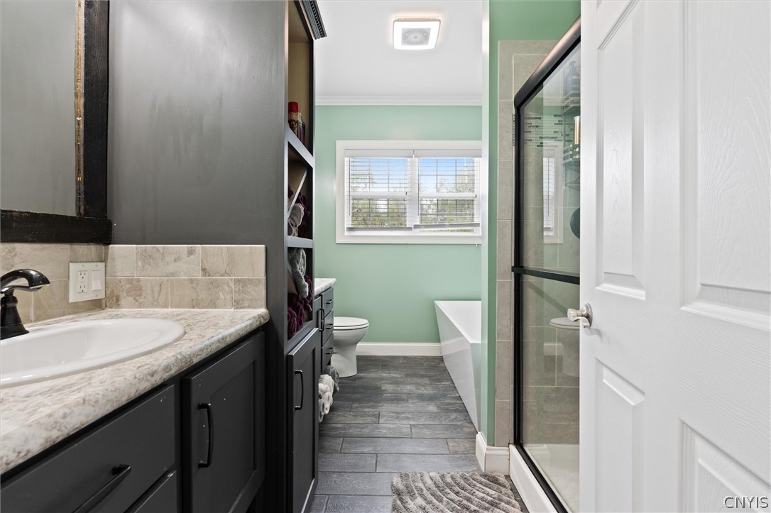 5918 McKinley Road Cicero, NY 13039 - Photo 19 of 50 1st Floor Primary Suite Bath - Double Vanities.