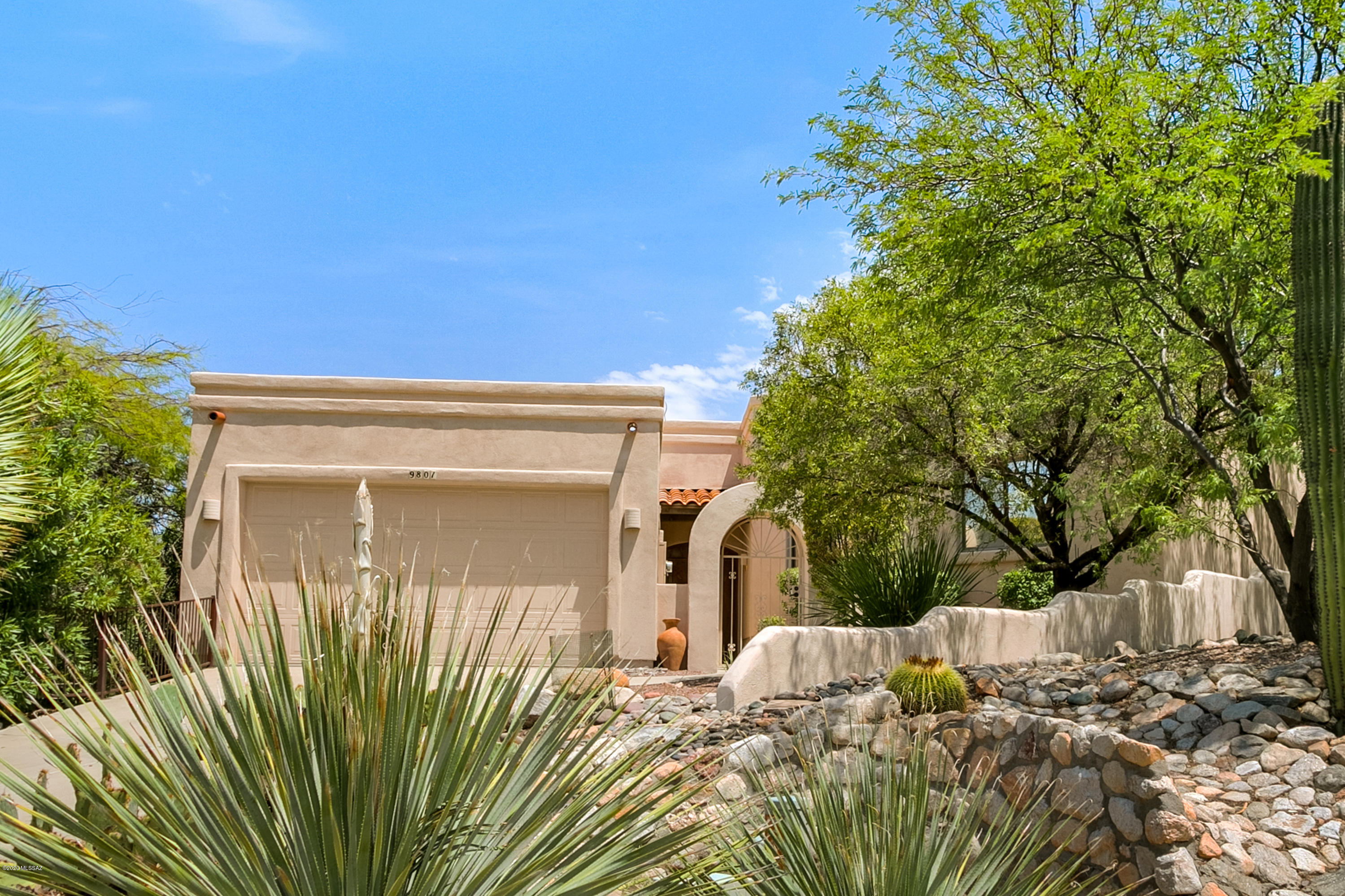 9801 North Ridge Shadow Place Tucson, AZ 85704 - Photo 2 of 24