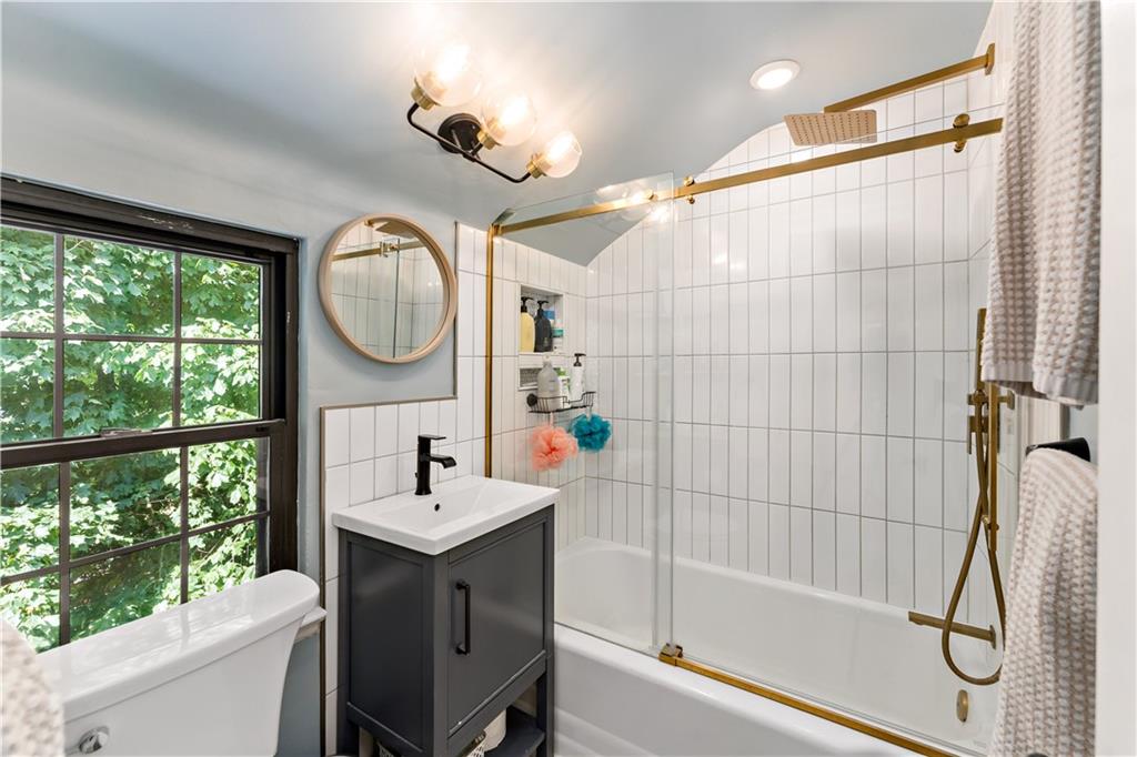 733 Highview Road Pittsburgh, PA 15234 - Photo 21 of 29 Gallery Image 21