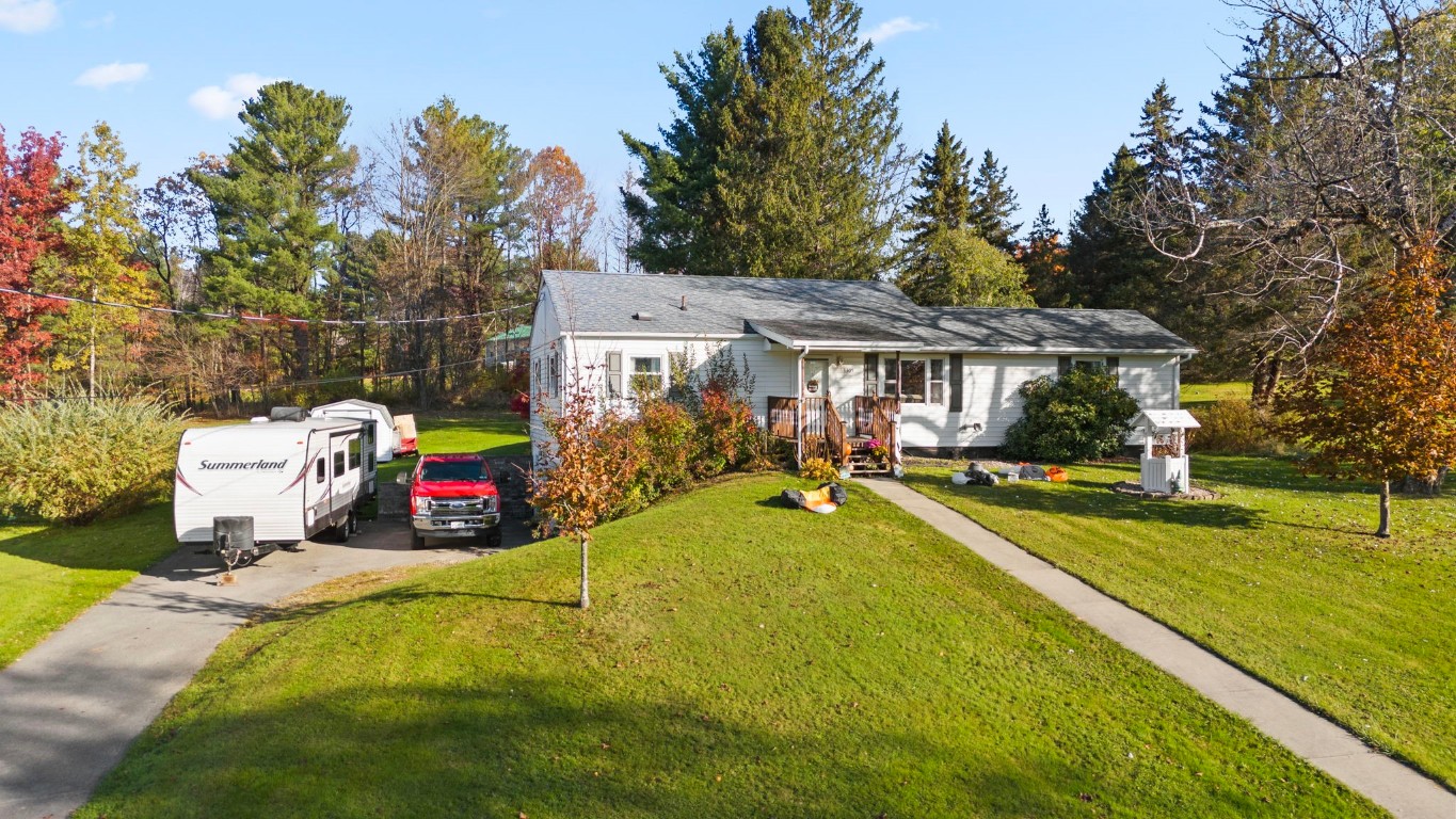 3305 Gillespie Road Binghamton, NY 13903 - Photo 1 of 32 Gallery Image 1