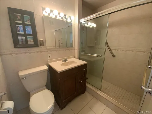 $2,900 | 269 Grand Central Parkway, Unit 33Y | Glen Oaks