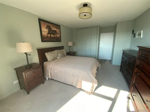 $2,900 | 269 Grand Central Parkway, Unit 33Y | Glen Oaks