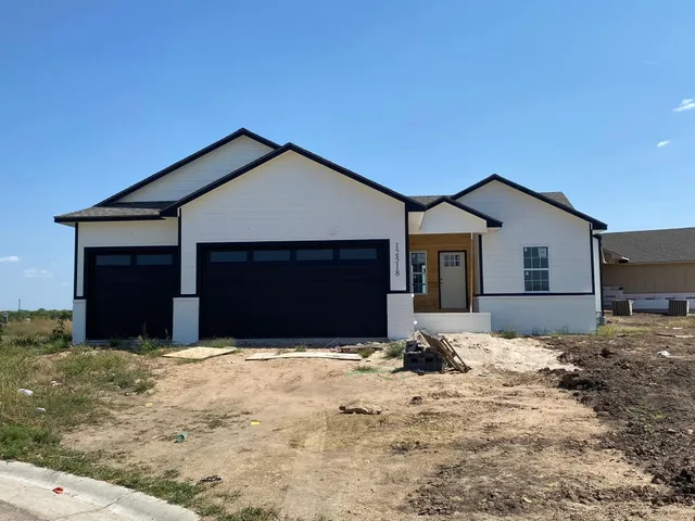 $375,000 | 12518 East Willowgreen Street, Wichita, KS 67207