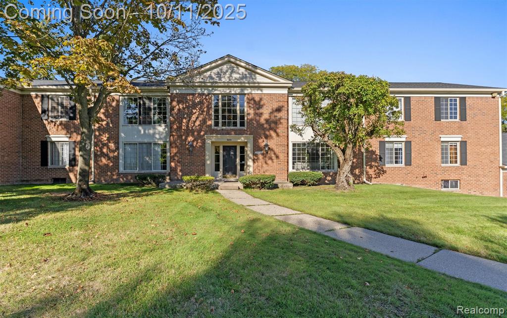29660 Middlebelt Road, Unit 1102 Farmington Hills, MI 48334 - Photo 2 of 23 Gallery Image 2