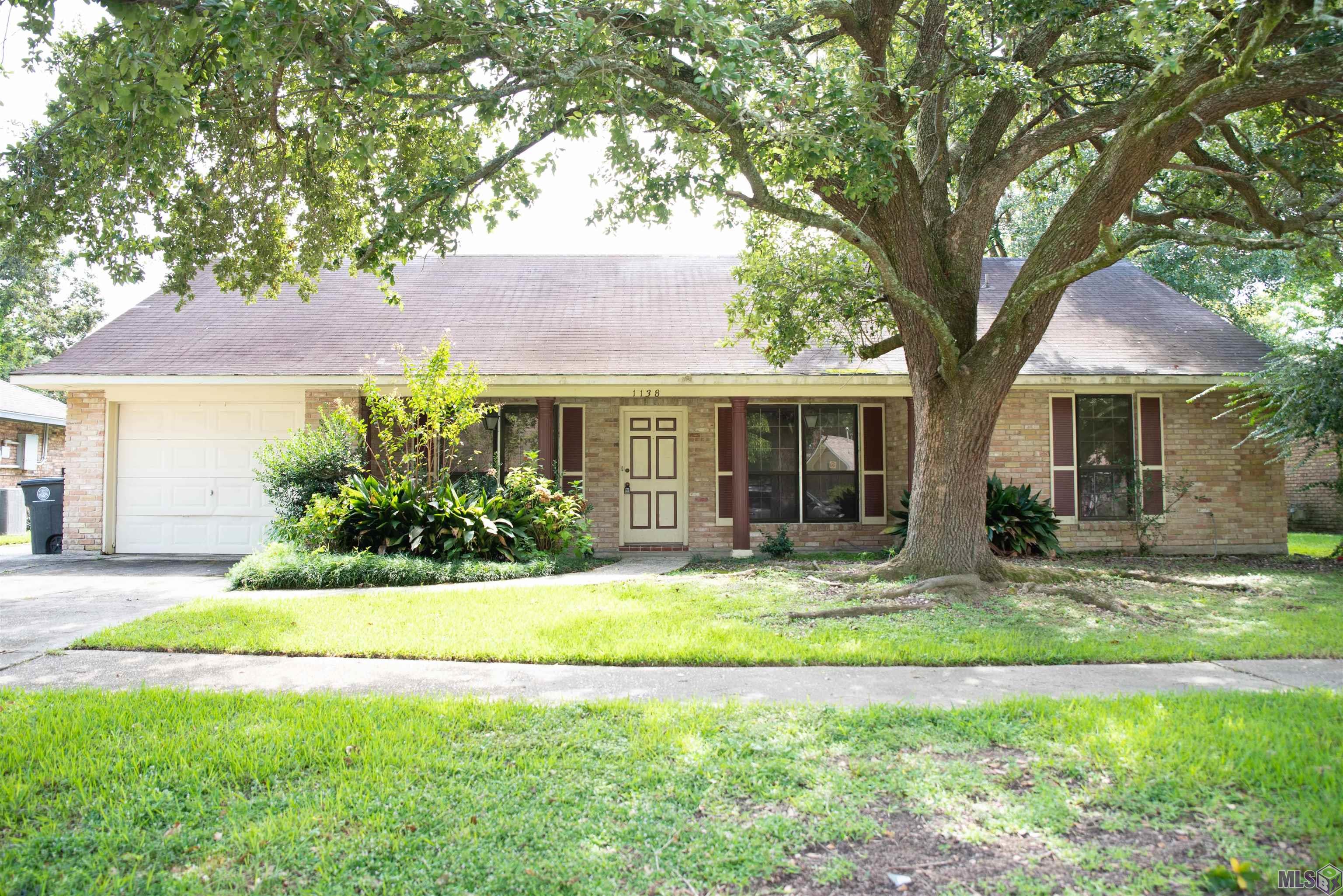 1138 Briarhurst Drive Baton Rouge, LA 70810 - Photo 2 of 21