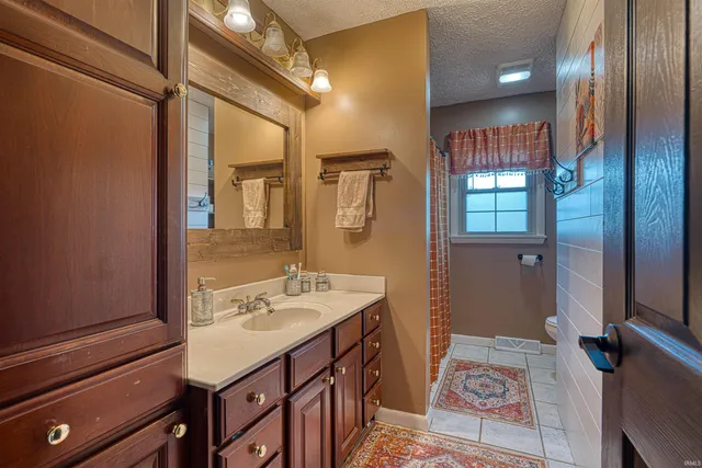 $207,900 | 718 Davis Drive, Mount Vernon, IN 47620