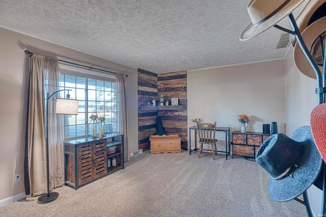 $207,900 | 718 Davis Drive, Mount Vernon, IN 47620