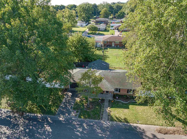 $207,900 | 718 Davis Drive, Mount Vernon, IN 47620